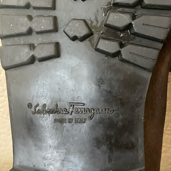 Ferragamo Suede Loafers with Vibram soles - Picture 3 of 6